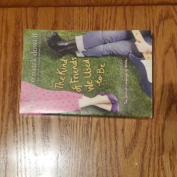 Middle School Girl Book Paperback Reading Bundle - Picture 3 of 11